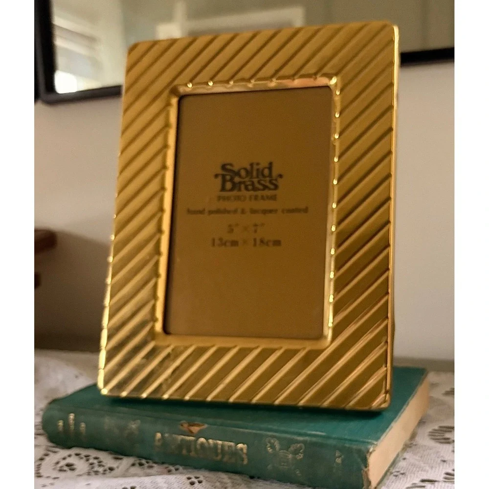 Vintage Solid Brass 5x7 Picture Frame Ribbed Diagonal Gold Hollywood Regency